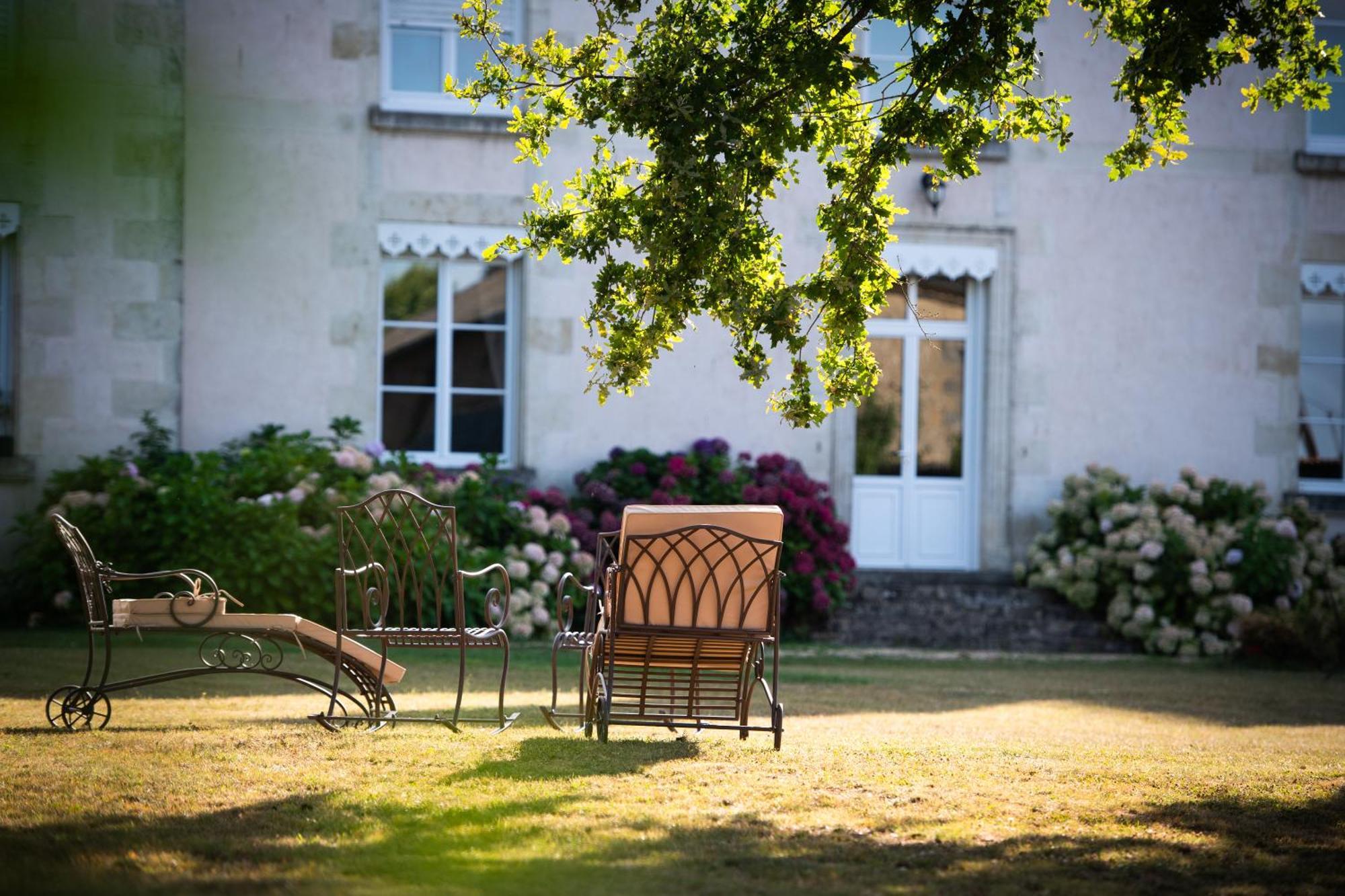 Domaine De La Briouse Bed and Breakfast Sanxay Exterior foto