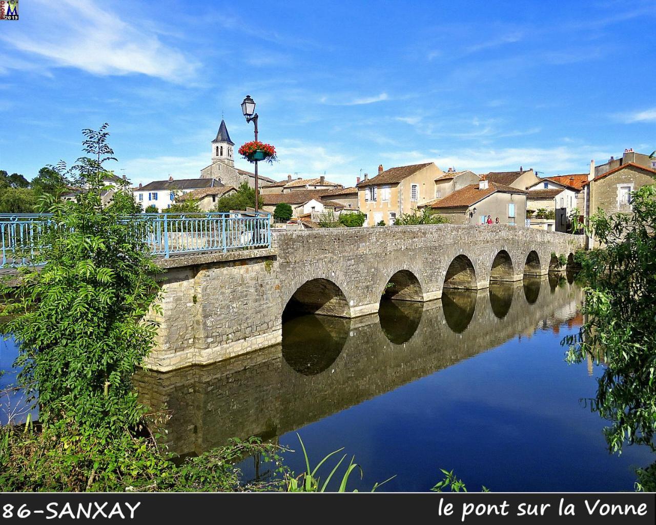 Domaine De La Briouse Bed and Breakfast Sanxay Exterior foto